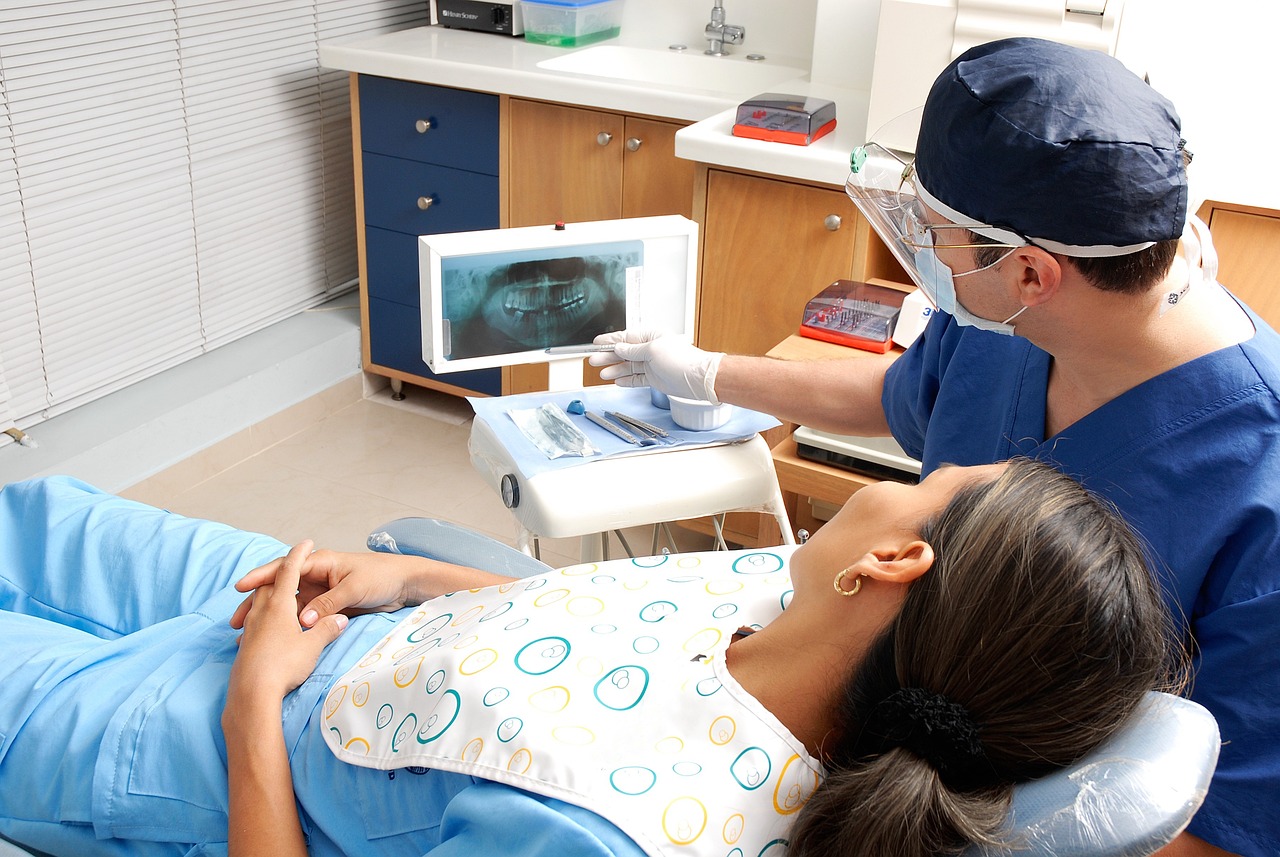 Dra. Reina Solórzano clínica dental